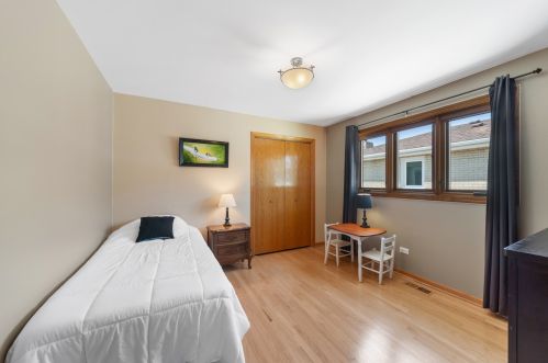 6719 Byron St, Chicago IL 60641-2605 exterior