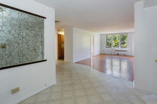 6200 Riverdale Ave, Bronx NY 10471-1019 exterior