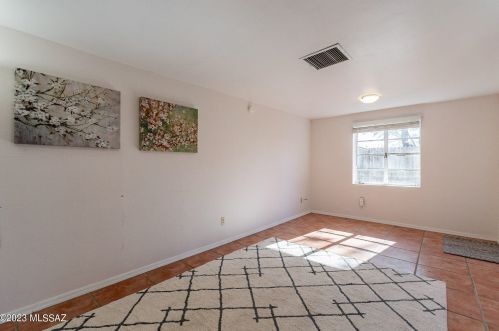 2221 2 St, Tucson AZ 85711-1058 exterior