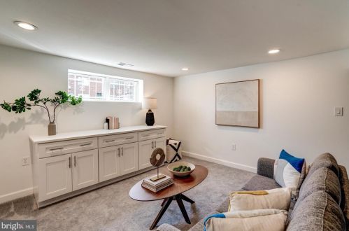 401 Delafield Pl, Washington DC  20011-6112 exterior