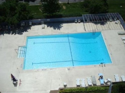 7033 Kedzie Ave, Chicago IL  60645-2845 exterior