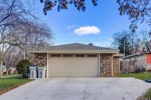 2327 Parnell Ave, Milwaukee WI 53221-4250 exterior