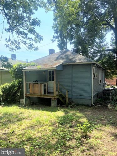 5312 James Pl, Washington, DC 20019-7023