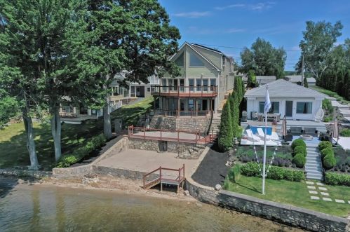 68 Bates Point Rd, Webster, MA 01570-3430
