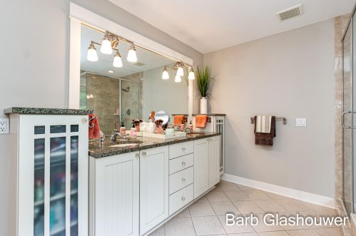 4424 Whitewood Farms Dr, Grand Rapids MI 49525-3487 exterior