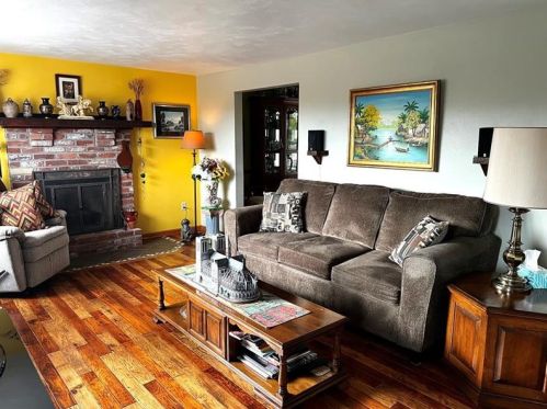 1477 Prospect Rd, Pittsburgh PA 15227-3733 exterior