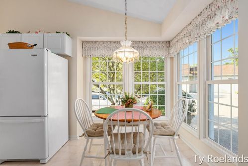 1132 High Point Dr, Grand Rapids, MI 49544-7340