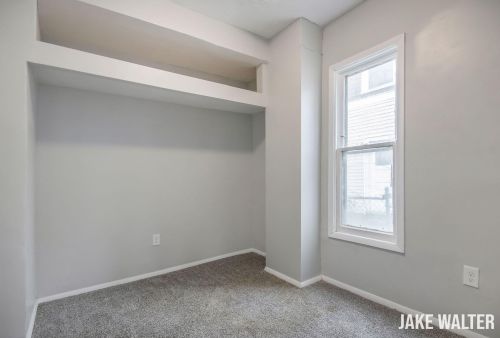 506 Dickinson St, Grand Rapids MI 49507-2605 exterior