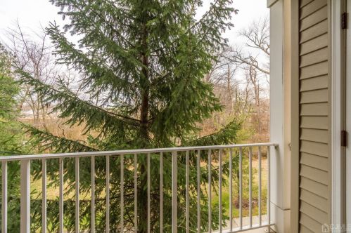 183 Liddle Ave, Edison NJ  08837-3153 exterior