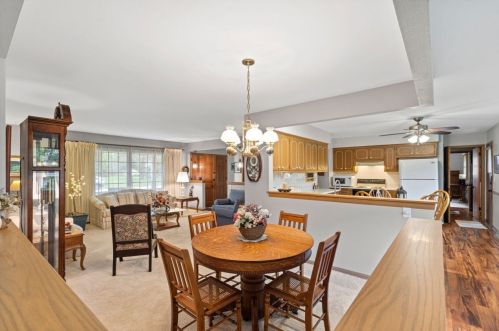 6239 Carolann Dr, Milwaukee WI 53223-1517 exterior