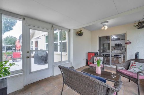 9616 Long Meadow Dr, Tampa FL  33615-1236 exterior