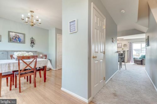 105 Knollwood Dr, Lancaster PA 17601-5613 exterior