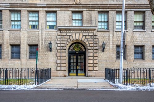 200 Pearson St, Chicago, IL 60611-2362