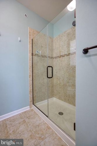 1442 Sierra Dr, Trenton NJ 08619-2071 exterior