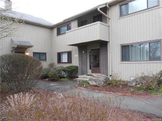 267 Shagbark Dr, Derby, CT 06418-2636