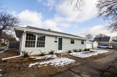 2424 Tripoli Ave, Milwaukee, WI 53221-1448