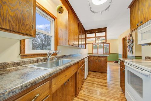 1606 Hazel St, Saint Paul MN 55119-4230 exterior