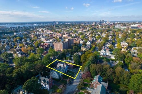 39 Orch Ave, Providence RI 02906-5514 exterior