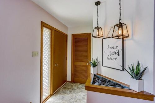 4367 43rd St, Milwaukee, WI 53220-3664