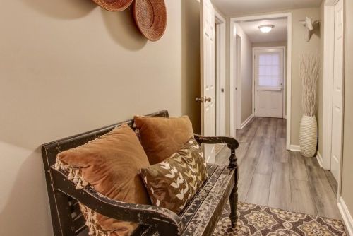 1837 Dorsey Ave, Atlanta GA 30344-6823 exterior