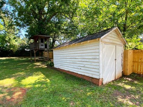 1901 Forrest Ave, Atlanta GA 30344-2768 exterior