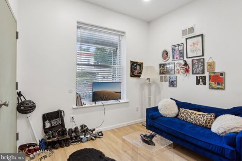 5220 Larchwood Ave, Philadelphia PA 19143-1522 exterior