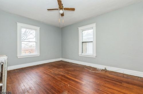 19 Cloverhill Pl, Montclair NJ 07042-4818 exterior