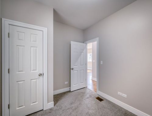 5527 Haddon Ave, Chicago IL  60651-2702 exterior