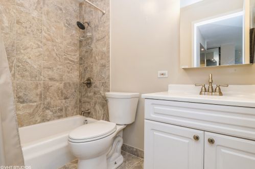 70 Burton Pl, Chicago IL 60610-1444 exterior