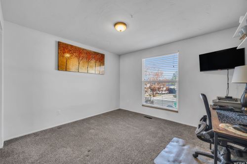 884 Spartan Dr, Sandy UT 84094-1811 exterior