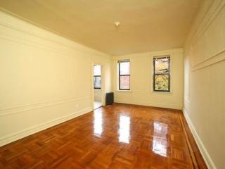 7704 Bay Pkwy, Brooklyn NY  11214-1506 exterior