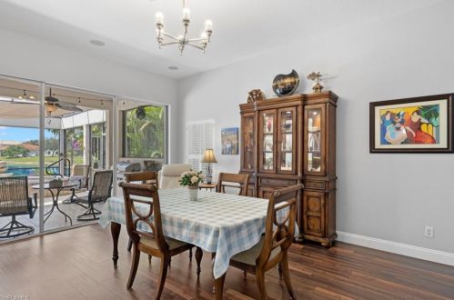 2867 Blossom Ct, Naples FL 34120-7528 exterior