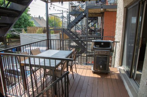 3223 Racine Ave, Chicago IL 60657-3320 exterior