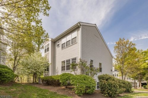 1601 Northcrest Ter, Whippany NJ exterior