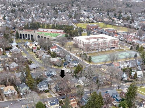 294 Doyle Ave, Providence RI  02906-3355 exterior