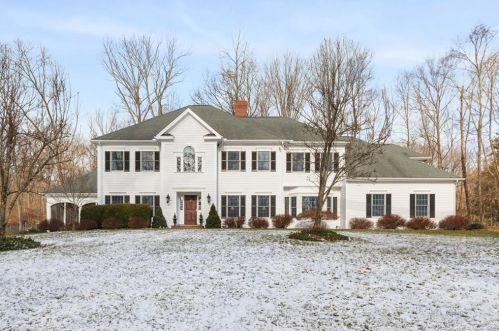 313 Bayberry Ln, Westport, CT 06880-1314