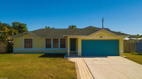 2784 47th St, Naples, FL 34116-7864