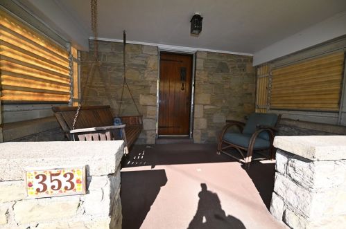 353 Raymond St, Pittsburgh, PA 15218-1006