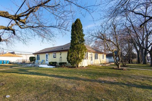 11601 Komensky Ave, Chicago IL 60623-1229 exterior