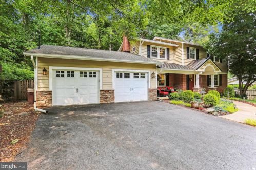 18052 Ml Crk Dr, Rockville MD 20855-1000 exterior