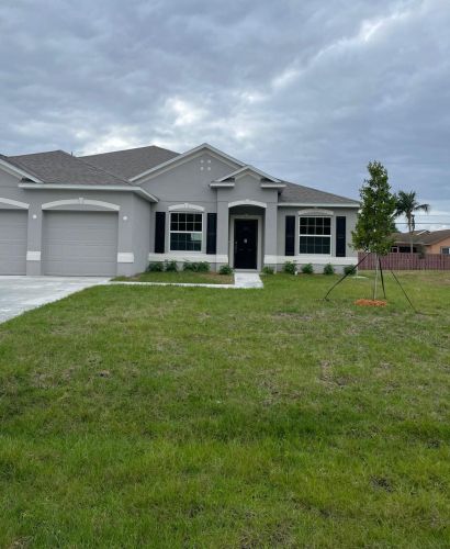 2026 Beauregard St, Fort Pierce FL  34953-1740 exterior