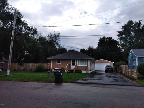 626 Della St, Kalamazoo, MI 49002-3566