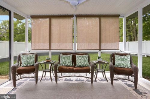 1228 Morningside Ln, Alexandria VA 22308-1042 exterior