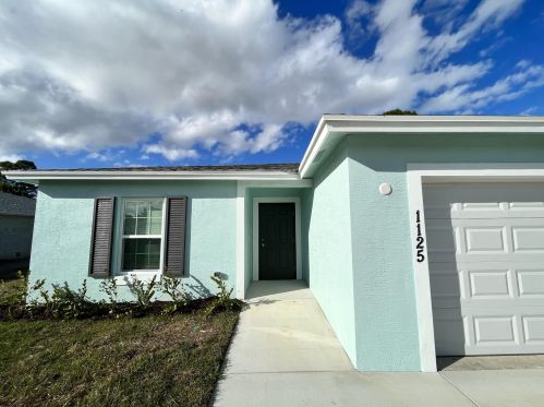 1125 Ingrassina Ave, Fort Pierce, FL 34953-7211