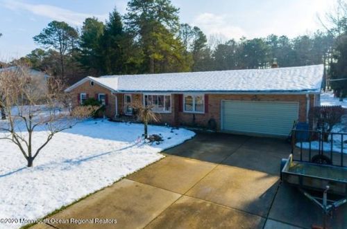 426 Frank Applegate Rd, Jackson Twp NJ 08527-2454 exterior