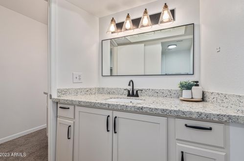 4665 21st Ave, Phoenix AZ  85015-4139 exterior