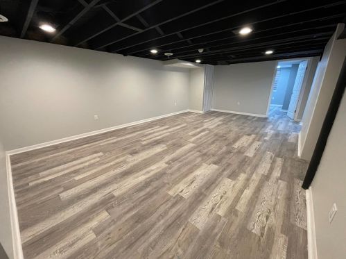 8959 Mohawk Rd, Milwaukee WI  53217-1741 exterior