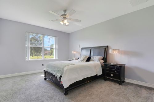 4904 Palmetto Dr, Fort Pierce FL 34982-3222 exterior