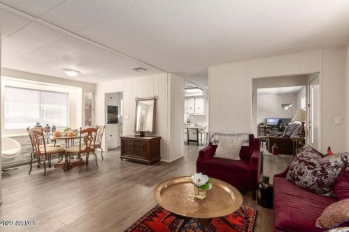 7218 41st St, Phoenix AZ  85042-6302 exterior