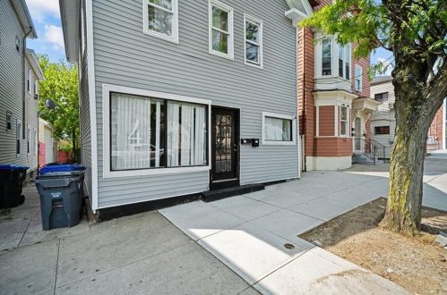 716 Atwells Ave, Providence RI  02909-2518 exterior